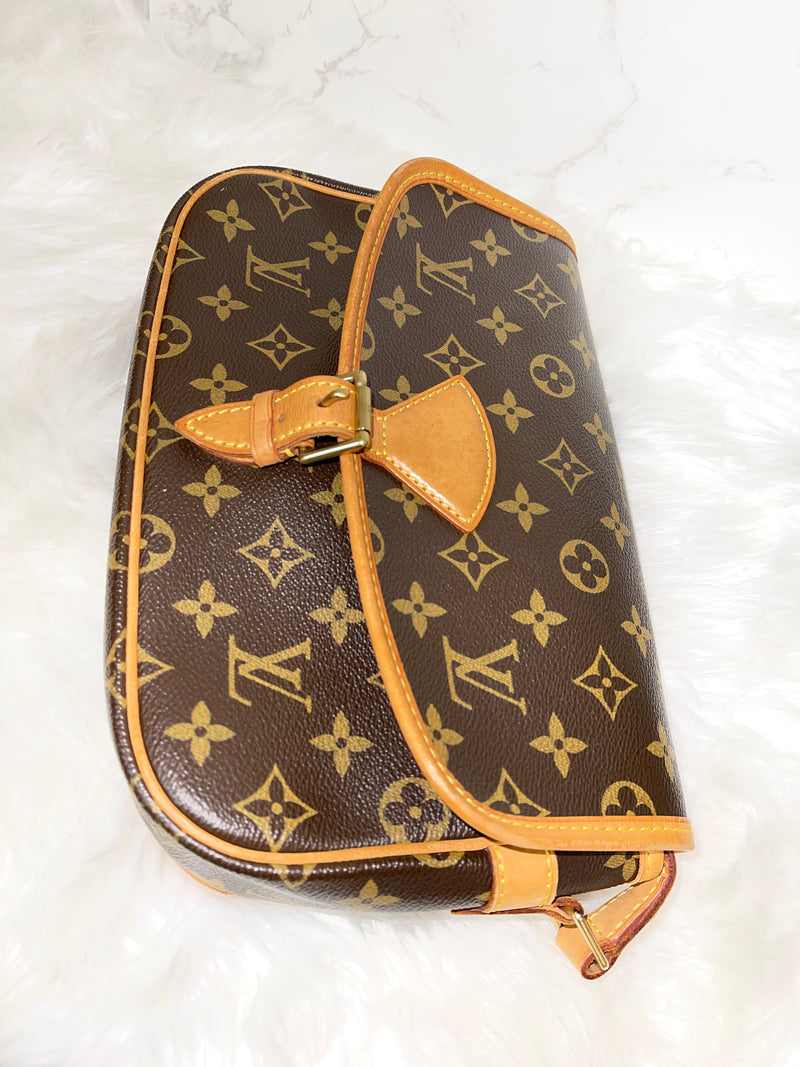 LOUIS VUITTON Sologne Monogram