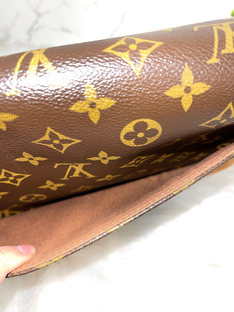 LOUIS VUITTON Sologne Monogram