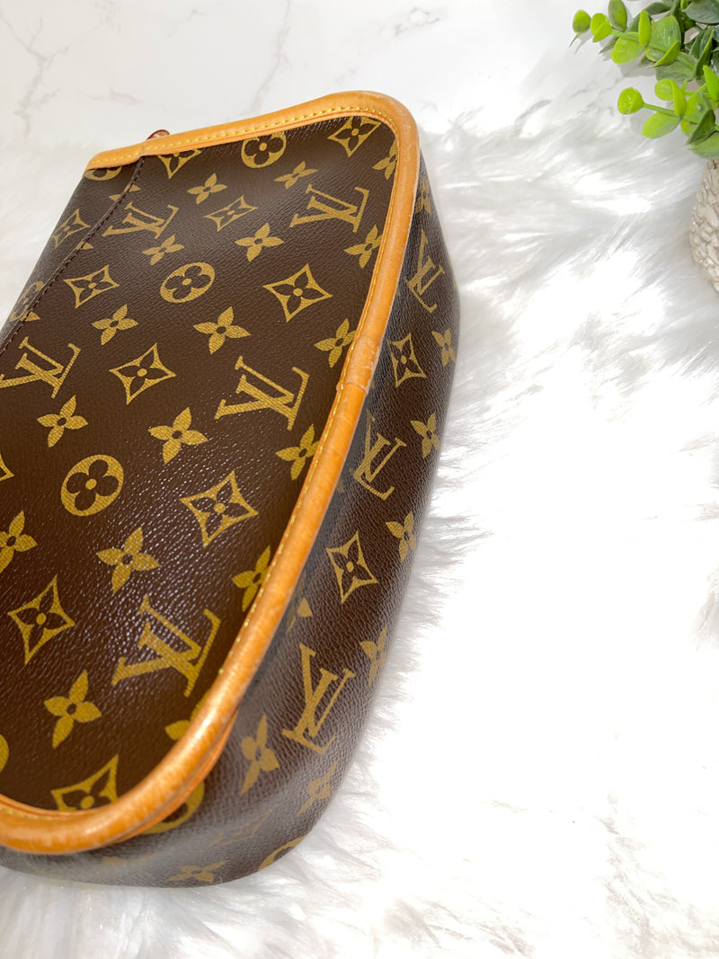 LOUIS VUITTON Sologne Monogram