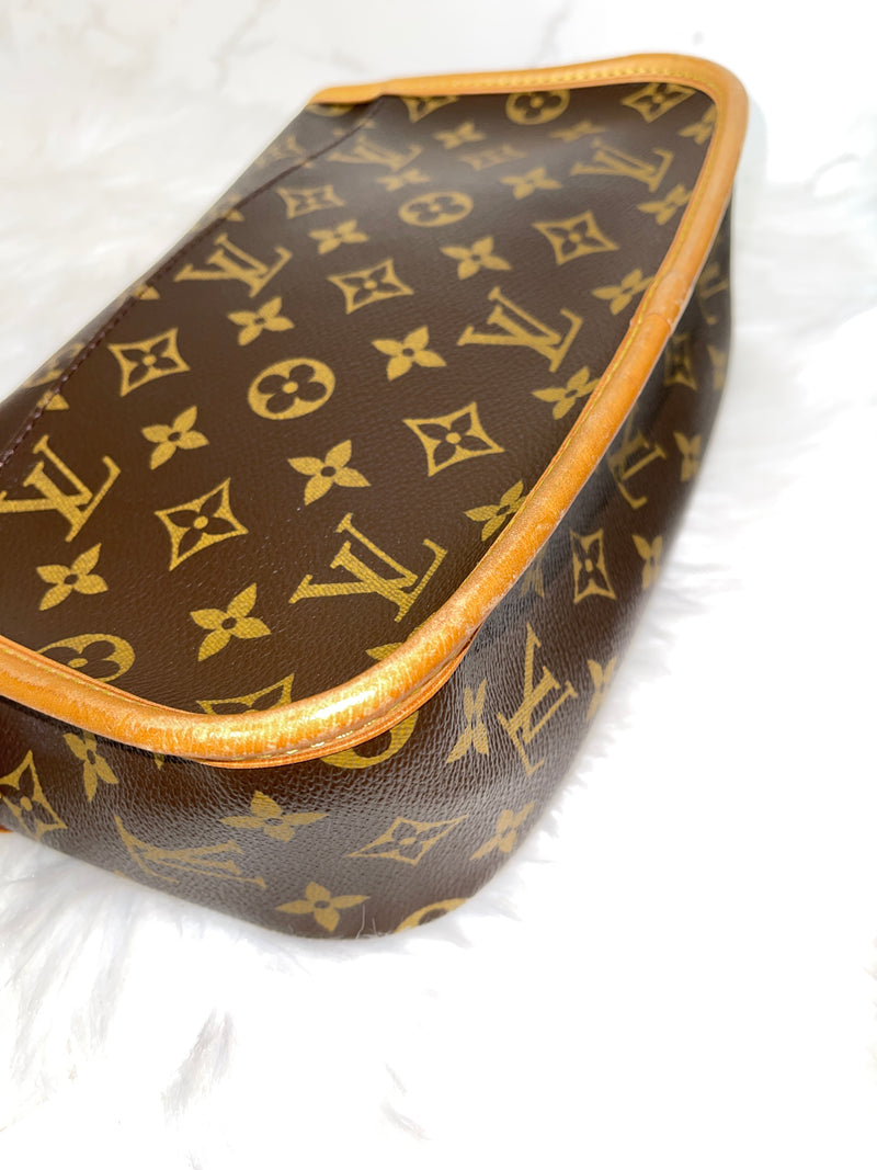 LOUIS VUITTON Sologne Monogram