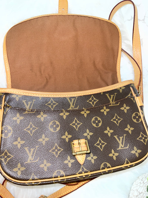 LOUIS VUITTON Sologne Monogram