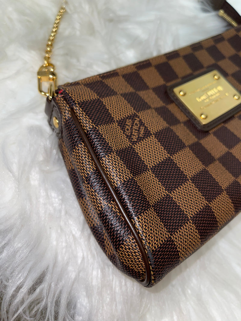 LOUIS VUITTON Damier Ebene Eva Clutch