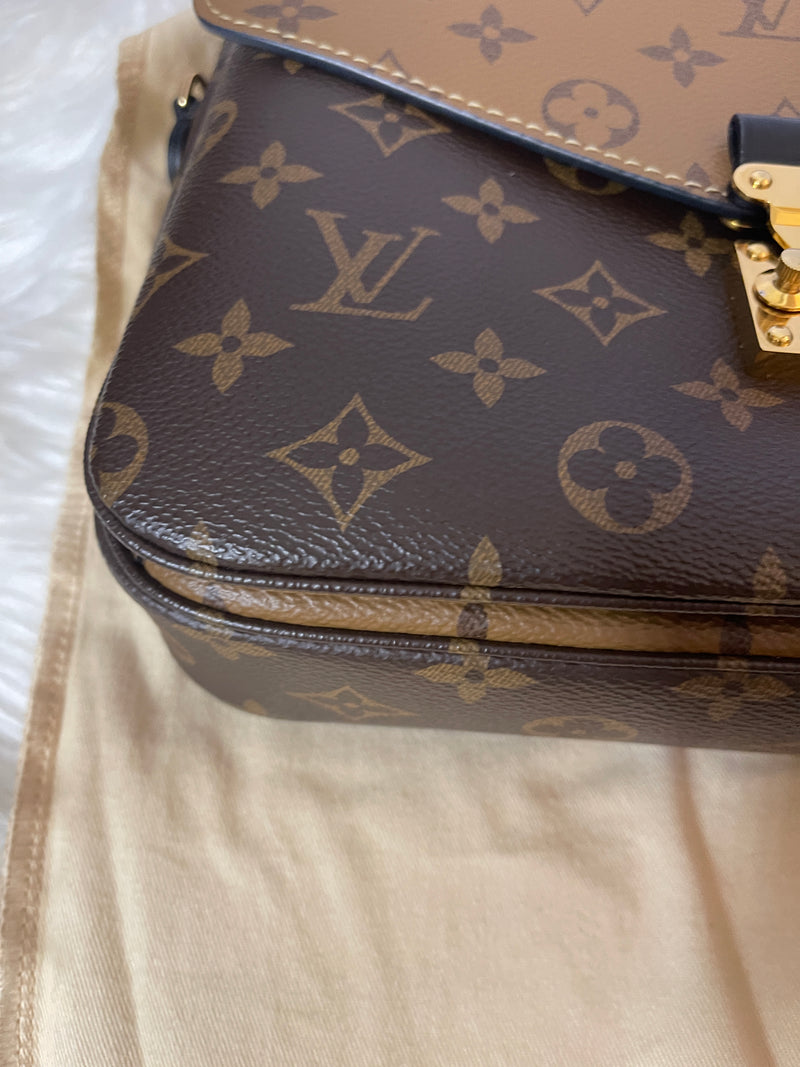 LOUIS VUITTON Monogram Reverse Canvas Pochette Metis