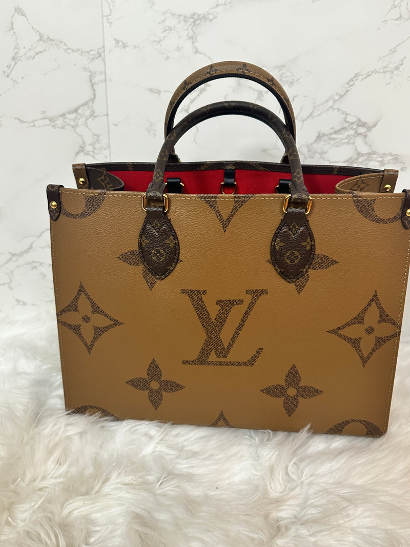 LOUIS VUITTON On-The-Go Reverse MM