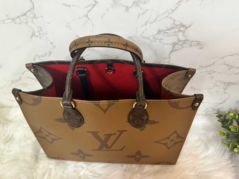 LOUIS VUITTON On-The-Go Reverse MM