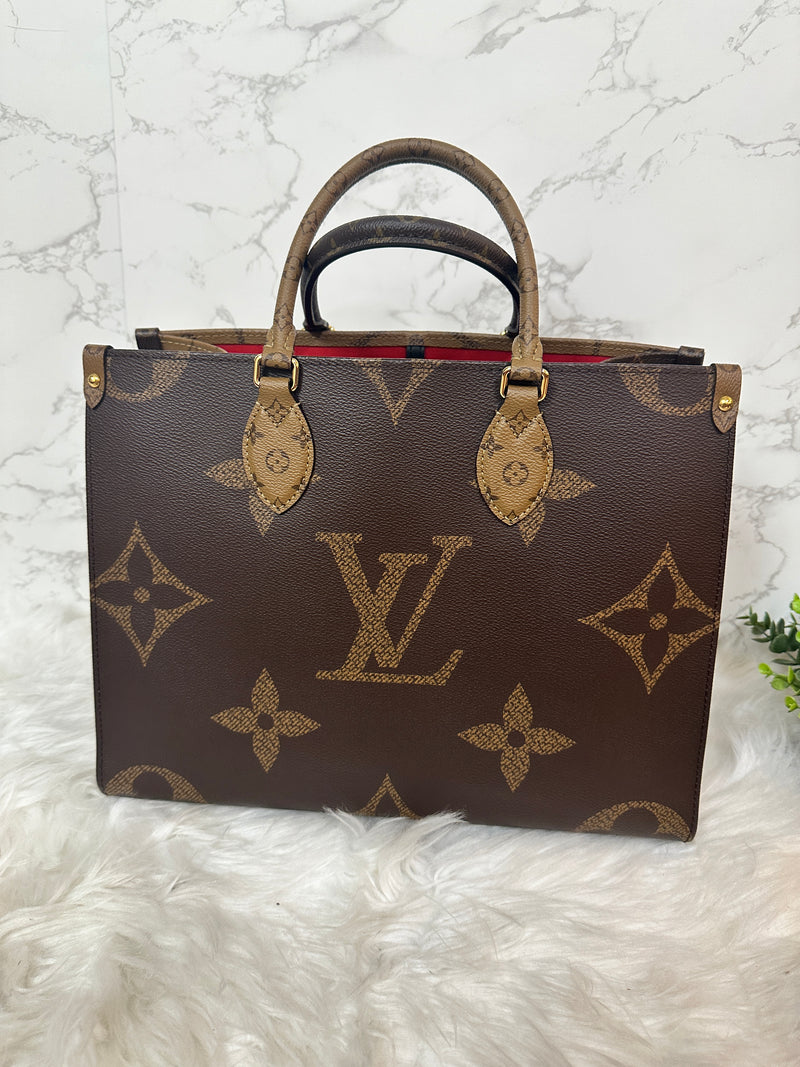 LOUIS VUITTON On-The-Go Reverse MM