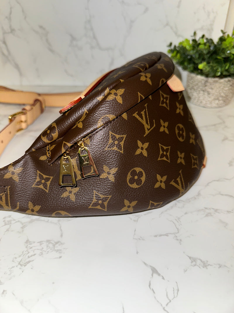 LOUIS VUITTON Monogram Bumbag