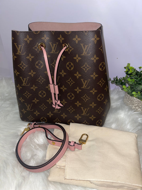 LOUIS VUITTON  NeoNoe MM Monogram Canvas Rose Poudre