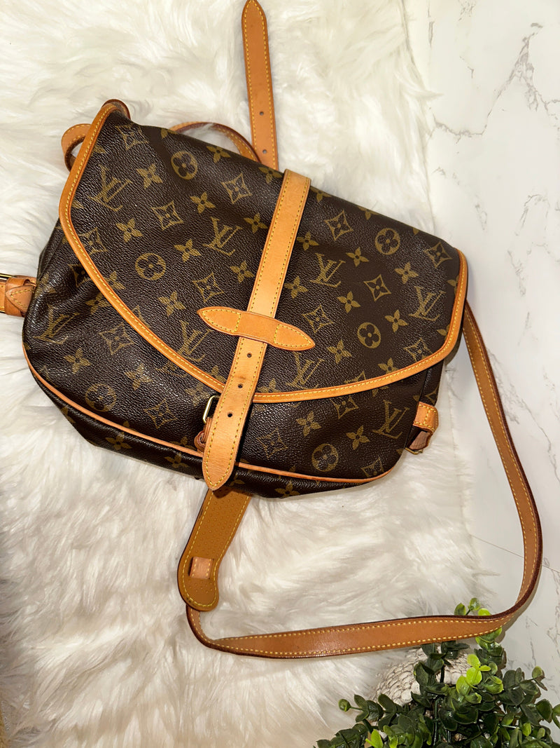 LOUIS VUITTON Monogram Saumur 30