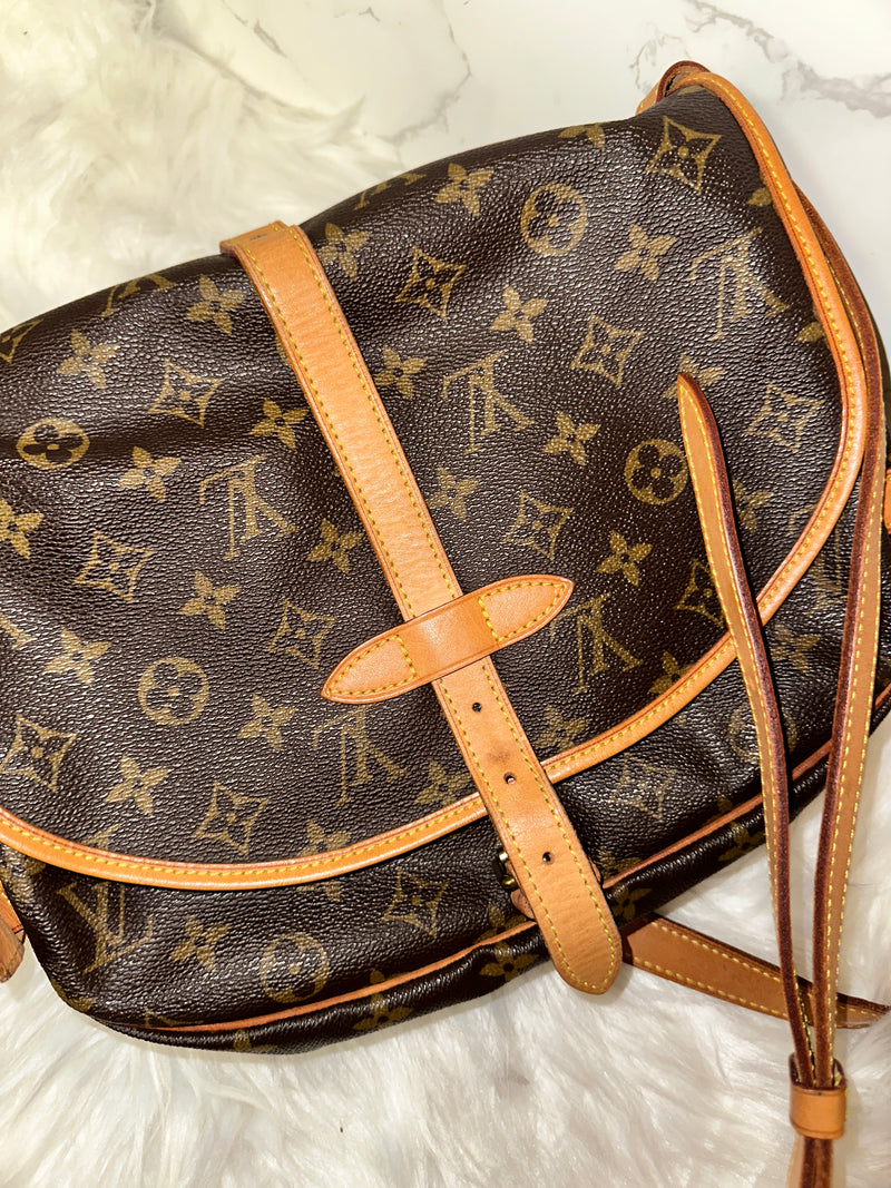 LOUIS VUITTON Monogram Saumur 30