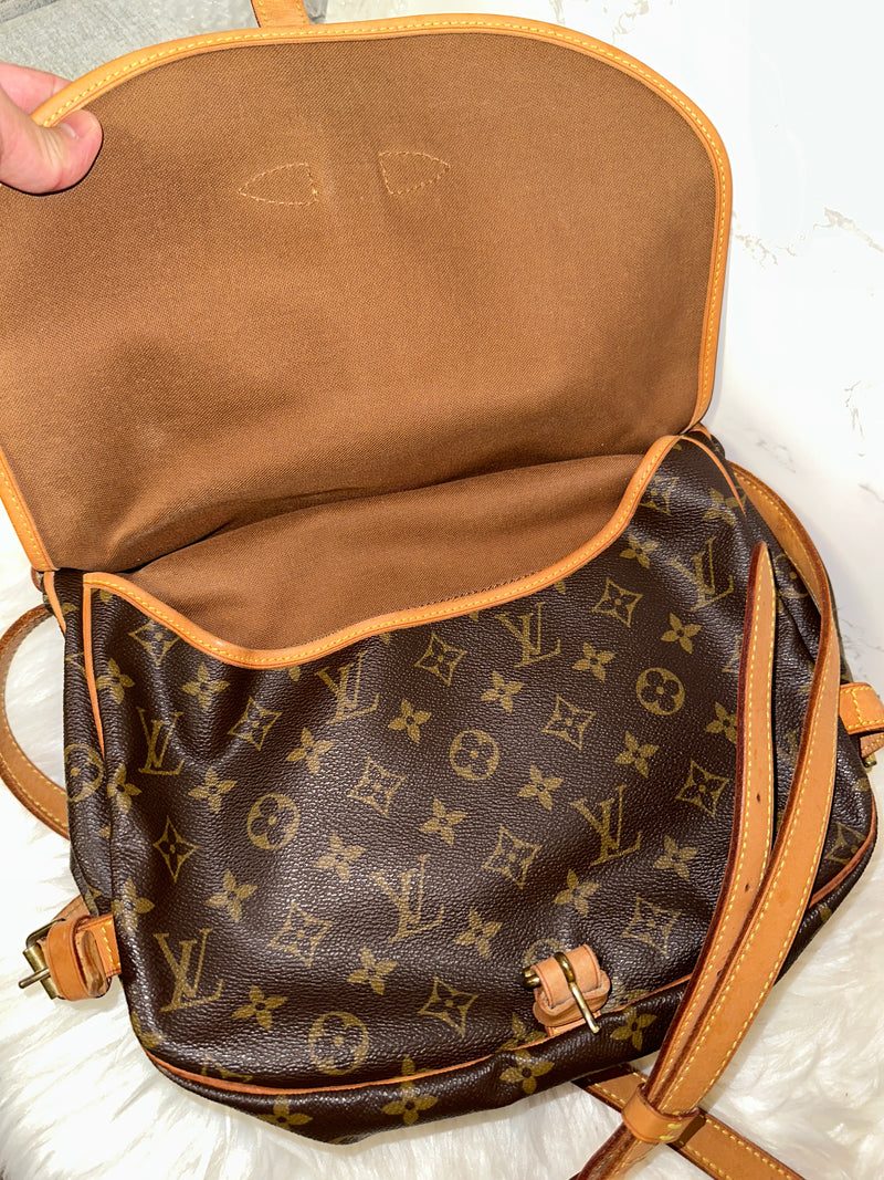 LOUIS VUITTON Monogram Saumur 30