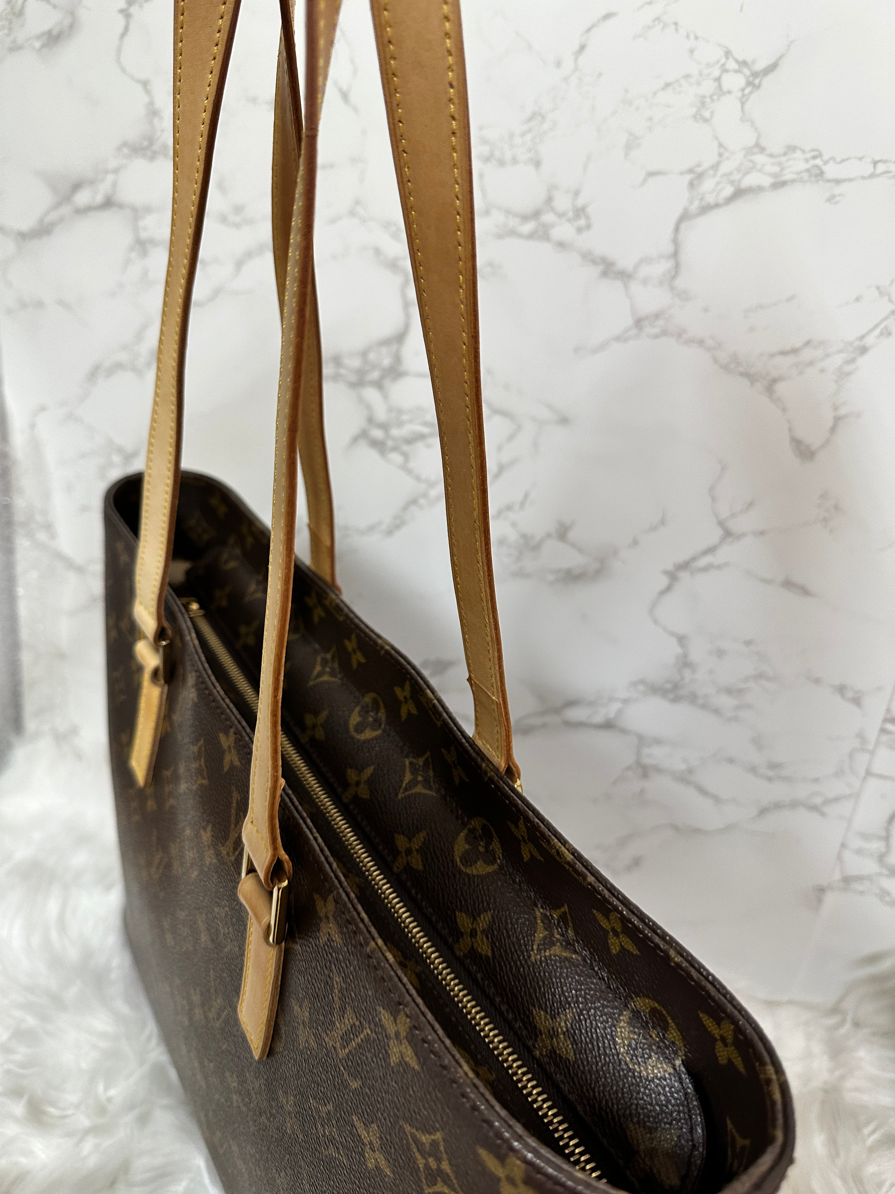 Louis Vuitton Luco Tote In Monogram Canvas And Vachetta Leather