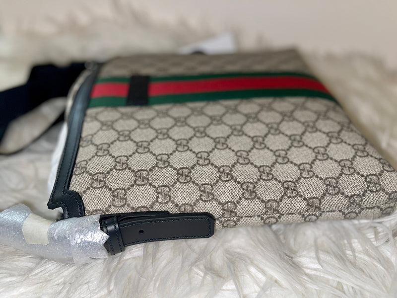 GUCCI GG Supreme Adjustable Crossbody Bag ( BRAND NEW )