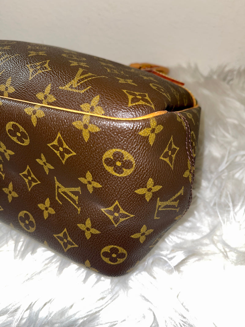 LOUIS VUITTON Deauville Monogram Canvas