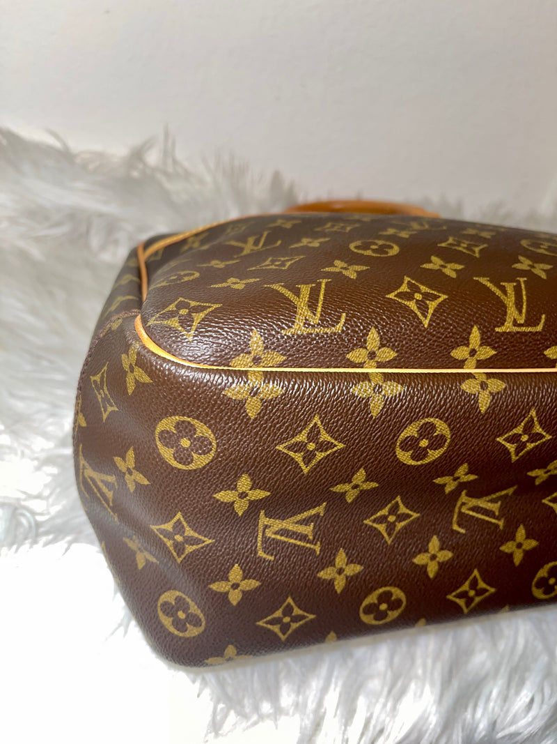 LOUIS VUITTON Deauville Monogram Canvas