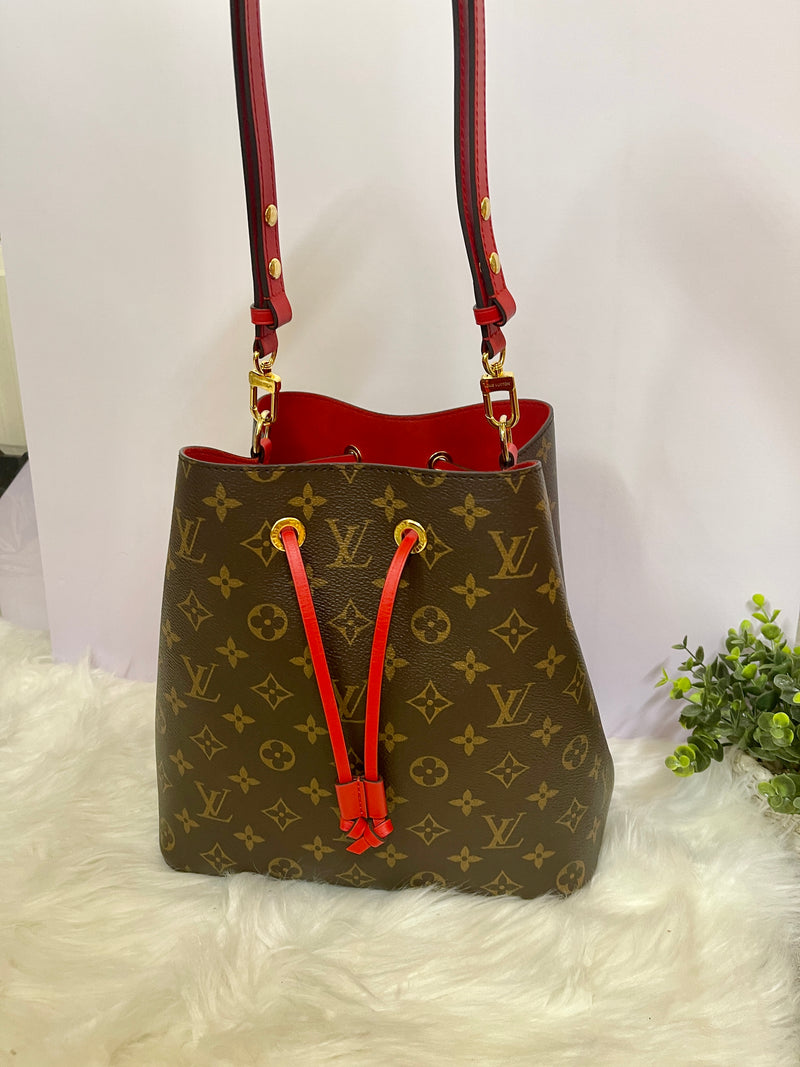 LOUIS VUITTON Coquelicot Monogram Canvas Neonoe