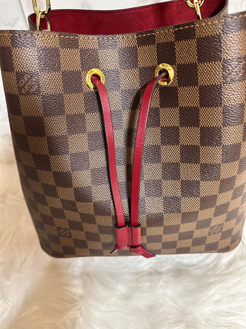 LOUIS VUITTON Neonoe Damier Ebene Bucket Bag