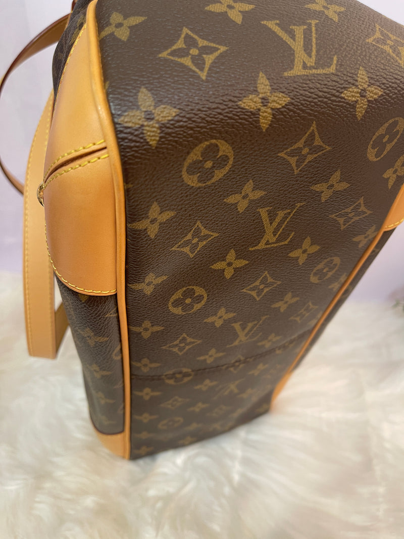 LOUIS VUITTON Monogram Canvas Estrela MM Bag