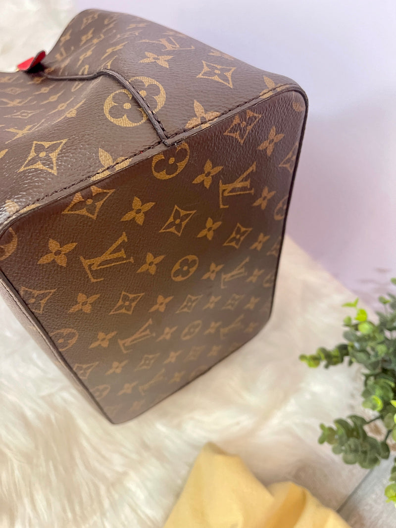 LOUIS VUITTON Coquelicot Monogram Canvas Neonoe