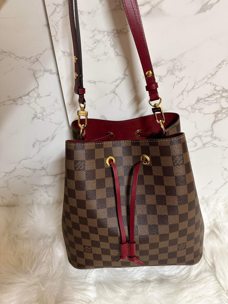 LOUIS VUITTON Neonoe Damier Ebene Bucket Bag